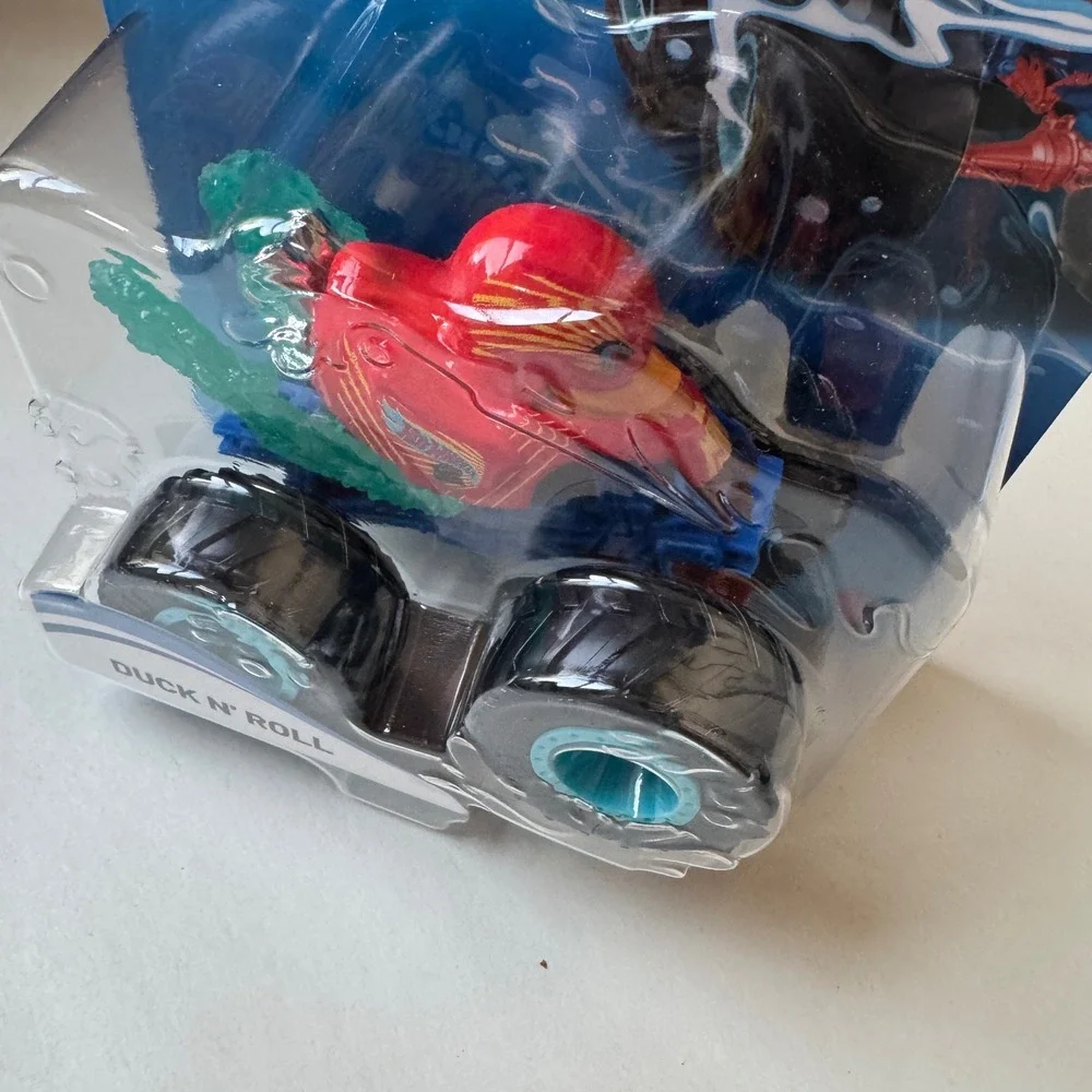 Hot Wheels Monster Trucks Color Shifters Duck N' Roll HGX06‎ 1:64 Scale New
